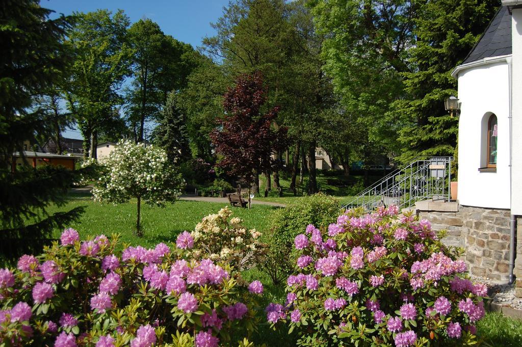 Landgasthof "Am Park" Crottendorf Exterior photo