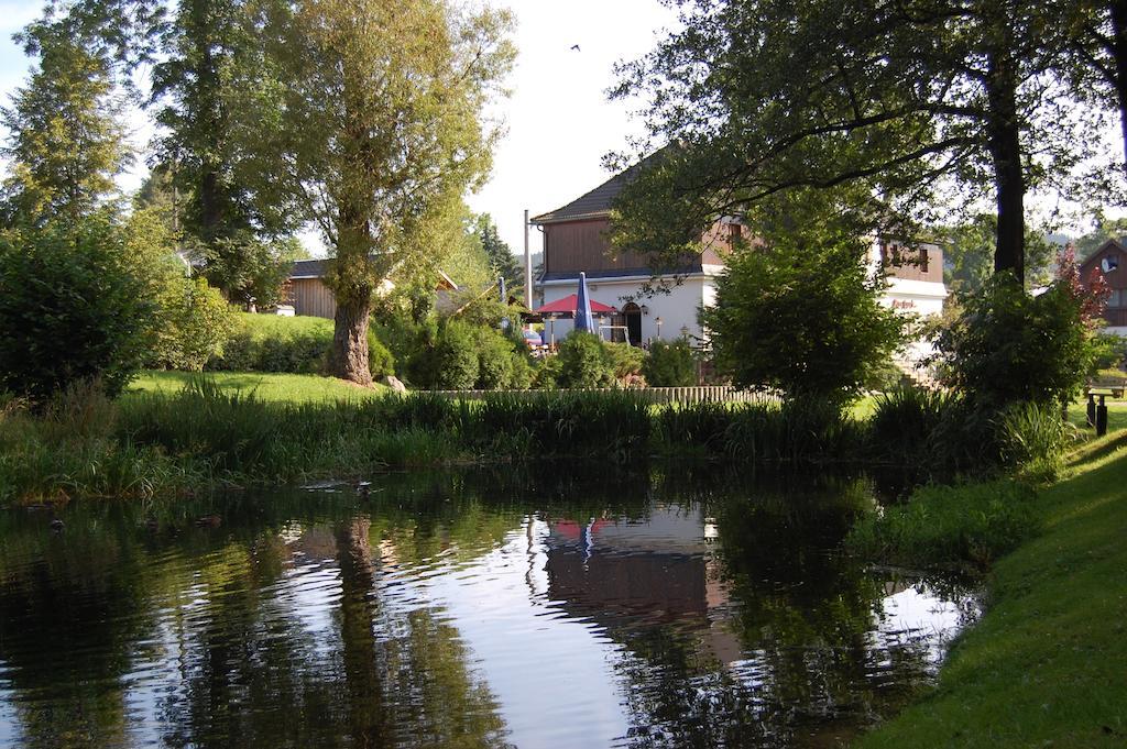 Landgasthof "Am Park" Crottendorf Exterior photo